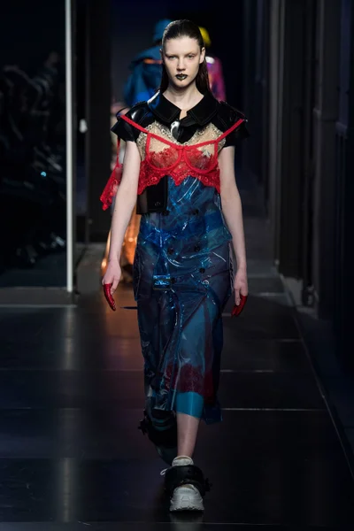 Look 11